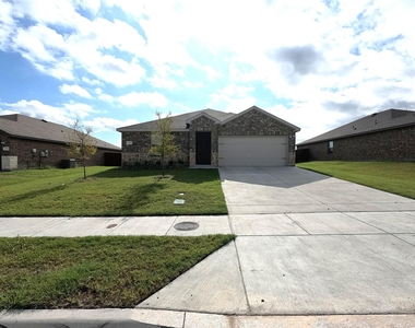 1148 Samantha Drive - Photo Thumbnail 1