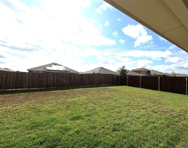 1148 Samantha Drive - Photo Thumbnail 25