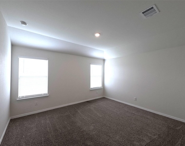 1148 Samantha Drive - Photo Thumbnail 18