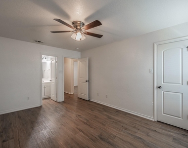 8121 Doreen Avenue - Photo Thumbnail 25