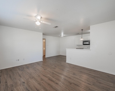 8121 Doreen Avenue - Photo Thumbnail 3