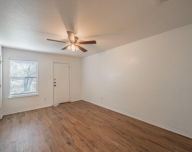 8121 Doreen Avenue - Photo Thumbnail 23