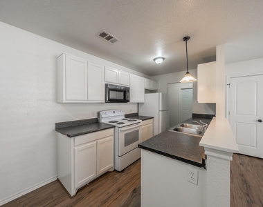 8121 Doreen Avenue - Photo Thumbnail 8