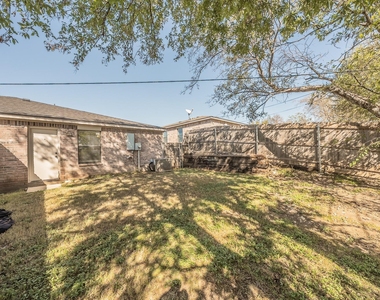 8121 Doreen Avenue - Photo Thumbnail 30