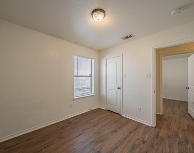 8121 Doreen Avenue - Photo Thumbnail 18