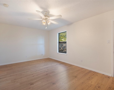 3723 Hulen Park Circle - Photo Thumbnail 17