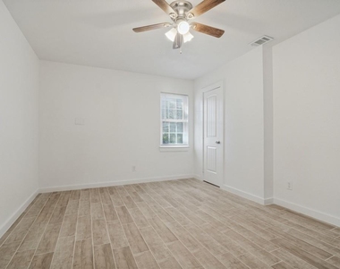 4420 Cochise Drive - Photo Thumbnail 7