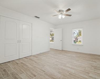 4420 Cochise Drive - Photo Thumbnail 5