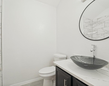 2815 Briarbrook Drive - Photo Thumbnail 9