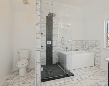 2815 Briarbrook Drive - Photo Thumbnail 7