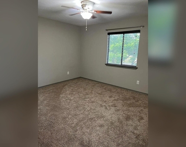 2500 Sierra Drive - Photo Thumbnail 11