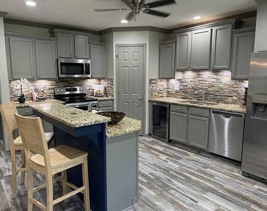 2500 Sierra Drive - Photo Thumbnail 5