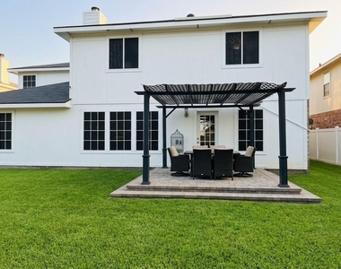 2500 Sierra Drive - Photo Thumbnail 20