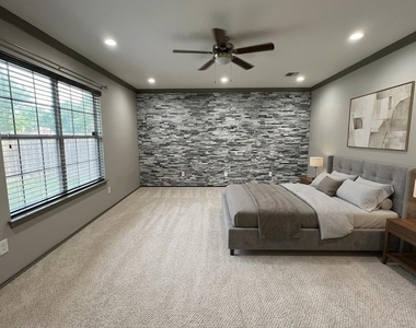2500 Sierra Drive - Photo Thumbnail 3