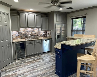 2500 Sierra Drive - Photo Thumbnail 4