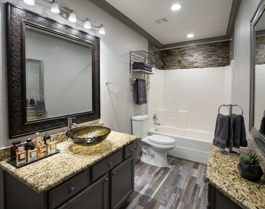 2500 Sierra Drive - Photo Thumbnail 6
