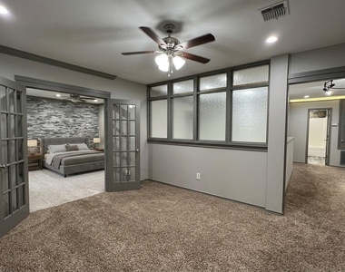 2500 Sierra Drive - Photo Thumbnail 15