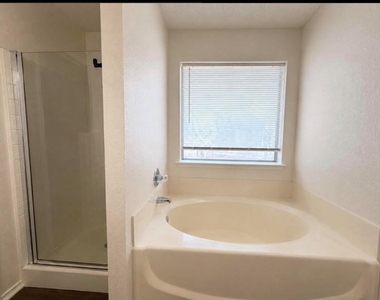 6409 Riverwater Trail - Photo Thumbnail 6