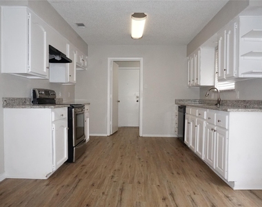 7133 Barbados Drive - Photo Thumbnail 7