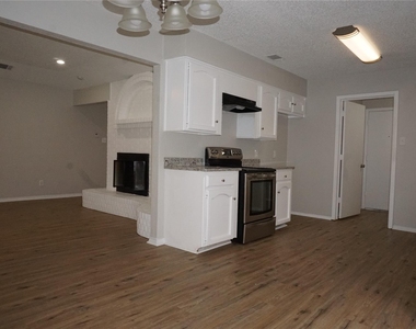 7133 Barbados Drive - Photo Thumbnail 6