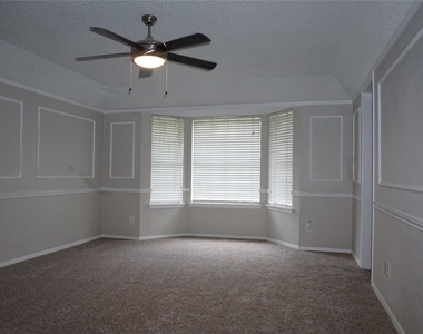 7133 Barbados Drive - Photo Thumbnail 9