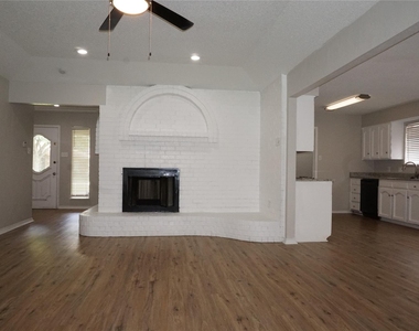 7133 Barbados Drive - Photo Thumbnail 5