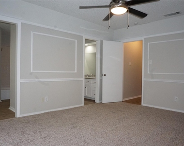 7133 Barbados Drive - Photo Thumbnail 10