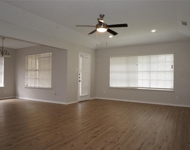 7133 Barbados Drive - Photo Thumbnail 3