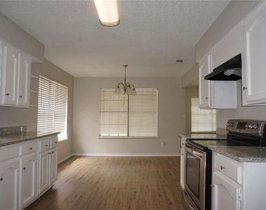 7133 Barbados Drive - Photo Thumbnail 8