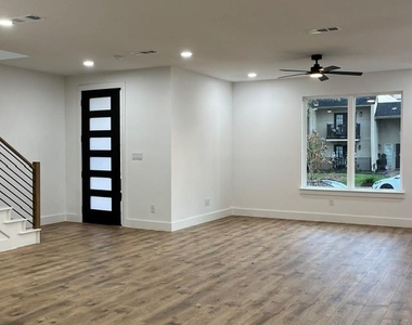 9473 Timberleaf Drive - Photo Thumbnail 4