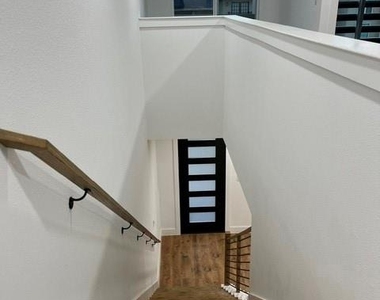 9473 Timberleaf Drive - Photo Thumbnail 30