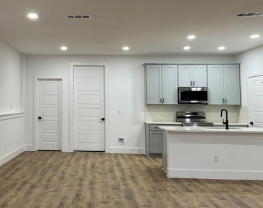 9473 Timberleaf Drive - Photo Thumbnail 14