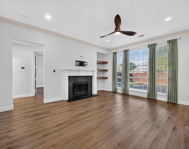 10601 Whispering Pines Drive - Photo Thumbnail 5