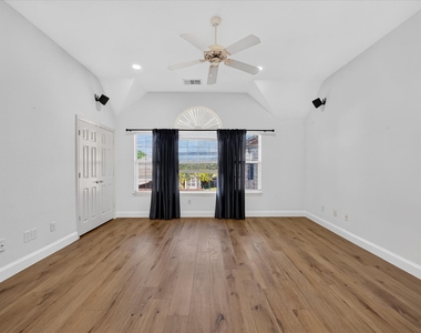 10601 Whispering Pines Drive - Photo Thumbnail 18