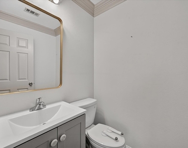 10601 Whispering Pines Drive - Photo Thumbnail 12