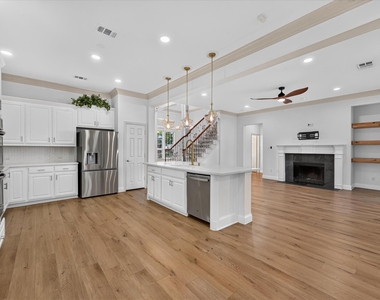 10601 Whispering Pines Drive - Photo Thumbnail 10