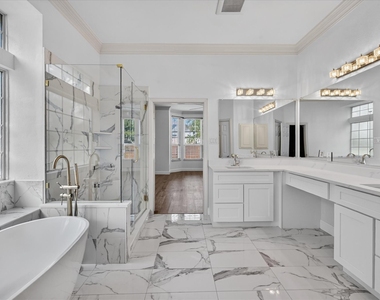 10601 Whispering Pines Drive - Photo Thumbnail 14