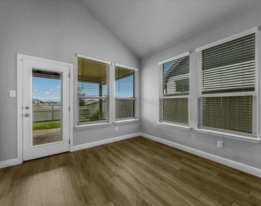 1605 Camp Court - Photo Thumbnail 9