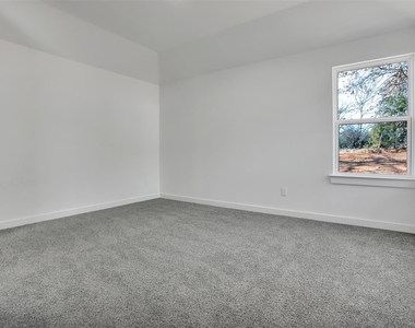 1479 Cathey Drive - Photo Thumbnail 5