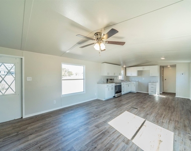 4329 Kaywood Drive - Photo Thumbnail 4