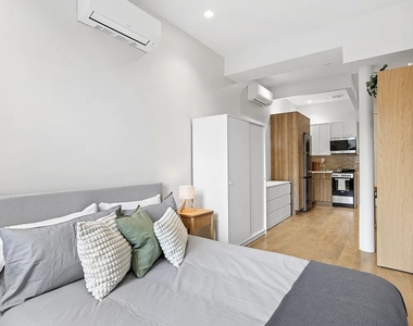 275 20th Street - Photo Thumbnail 4