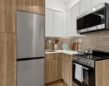 275 20th Street - Photo Thumbnail 5