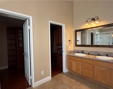15895 Sedona - Photo Thumbnail 12