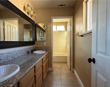 15895 Sedona - Photo Thumbnail 11