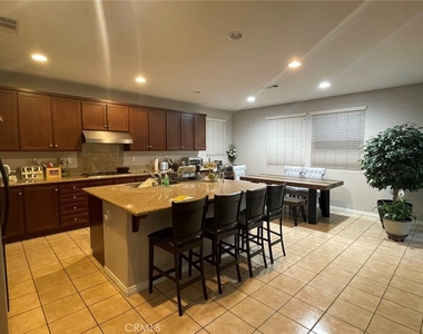 14987 Franklin Lane - Photo Thumbnail 4