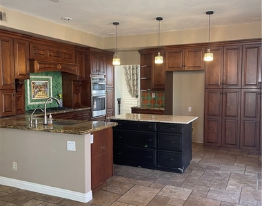 28822 Woodcrest Lake - Photo Thumbnail 7
