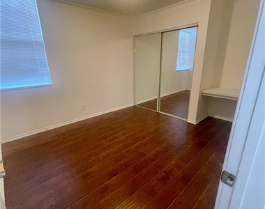 18620 Hatteras St, #102 - Photo Thumbnail 11