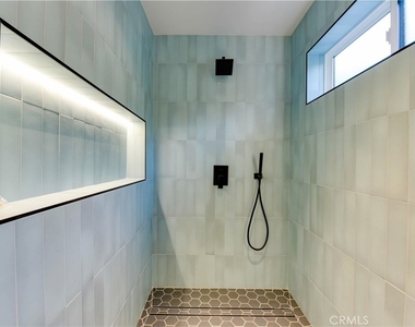 5137 Campo Rd - Photo Thumbnail 9