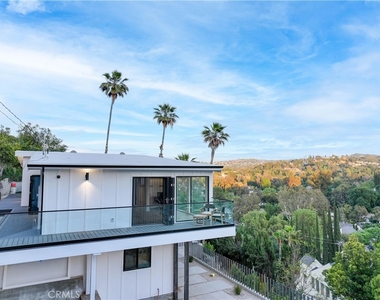 5137 Campo Rd - Photo Thumbnail 7