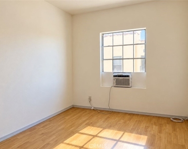 122 1/4 S Westmoreland Ave - Photo Thumbnail 9